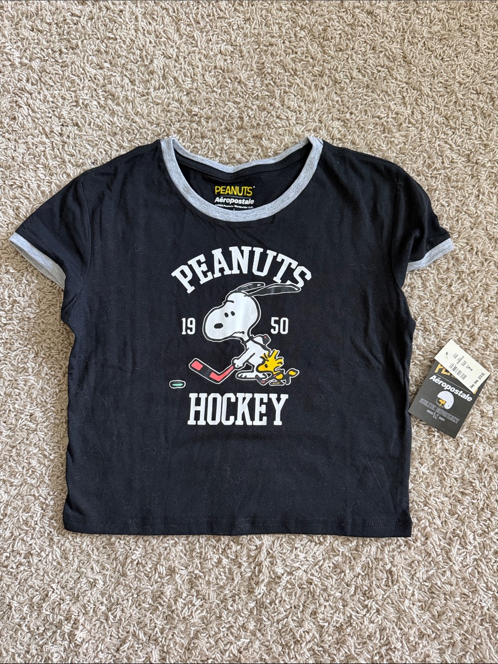 Aeropostale Black Peanuts Hockey Graphic Tee (small)